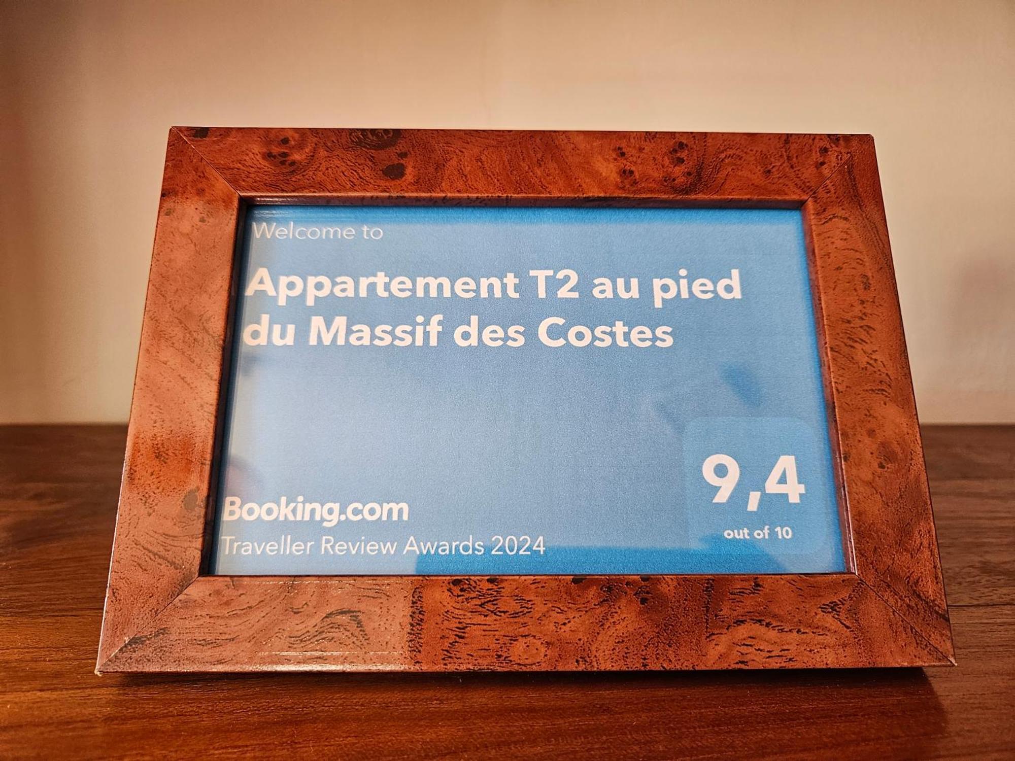 Au Pied Du Massif Des Costes Villa Pelissanne Bagian luar foto