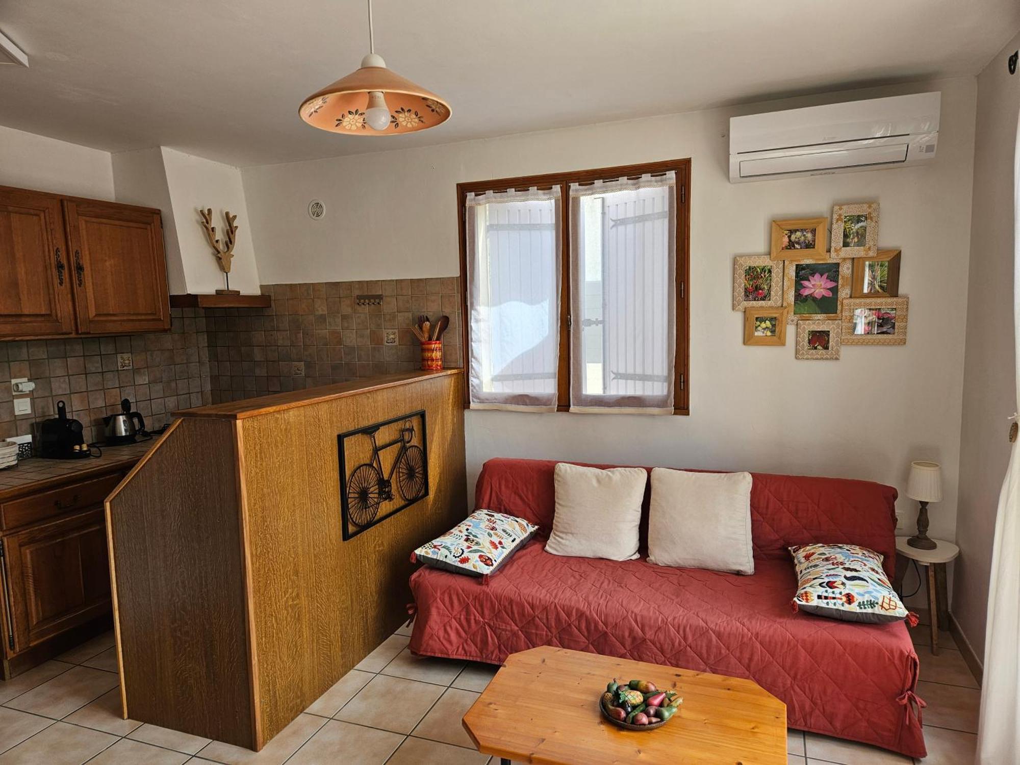 Au Pied Du Massif Des Costes Villa Pelissanne Bagian luar foto