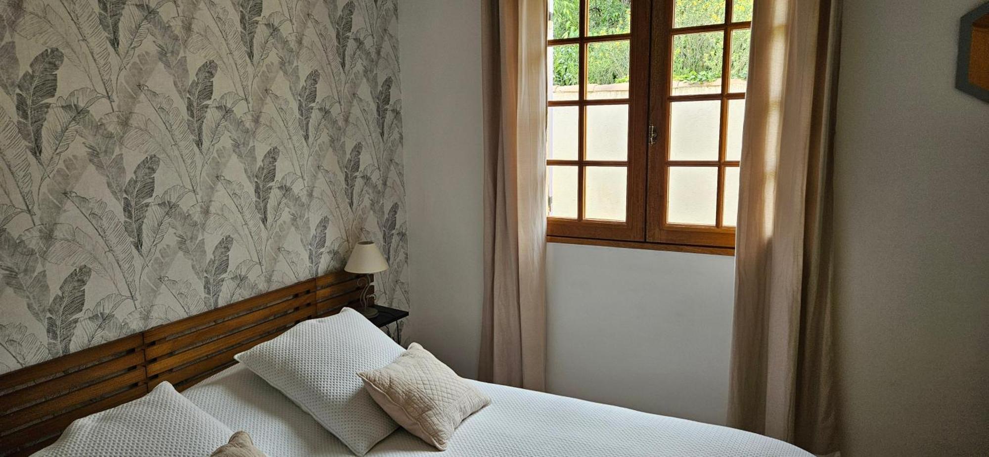 Au Pied Du Massif Des Costes Villa Pelissanne Bagian luar foto